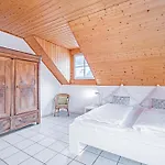 Johannishof Wein-cafe & Gaestehaus Гостевой дом