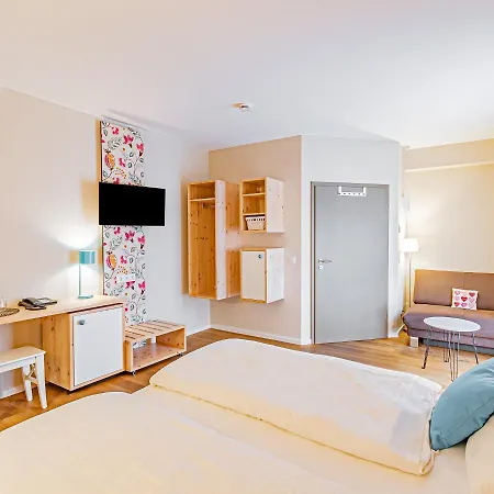 Guest house Johannishof Wein-cafe & Gaestehaus Langsur