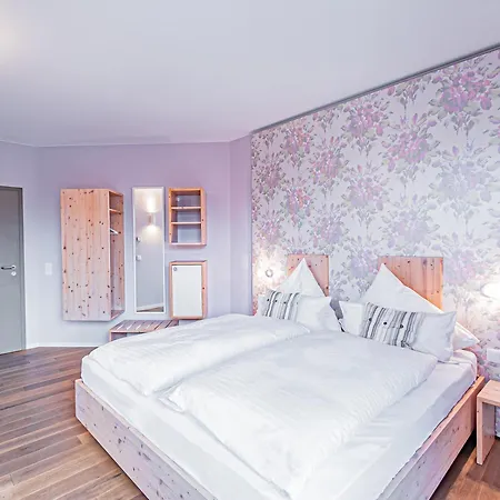Guest house Johannishof Wein-cafe & Gaestehaus 3*