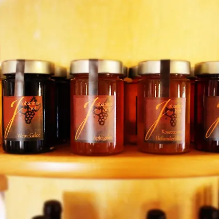 Johannishof Wein-cafe & Gaestehaus