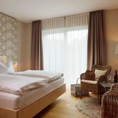 Johannishof Wein-cafe & Gaestehaus Penzion Langsur