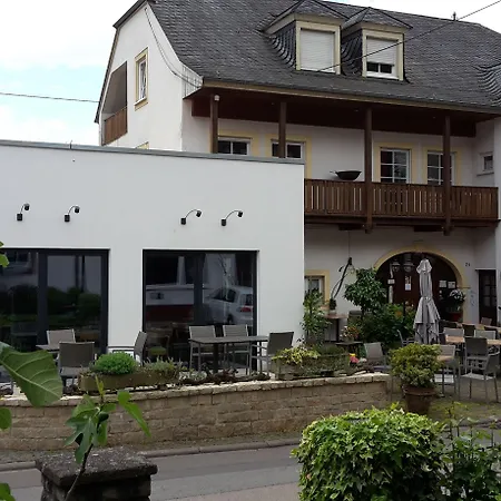 Maison d'hôtes Johannishof Wein-café&gästehaus 4*