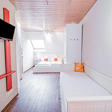 Johannishof Wein-café&gästehaus Maison d'hôtes 4*