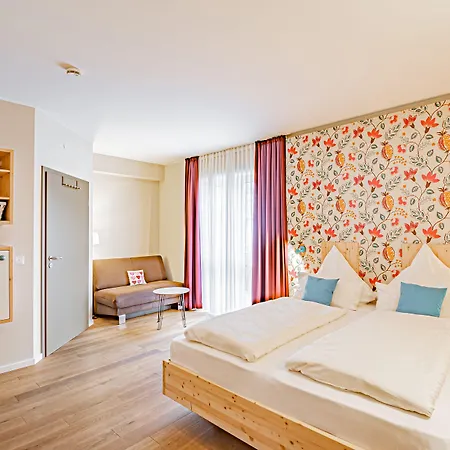 Penzion Johannishof Wein-cafe & Gaestehaus 4*