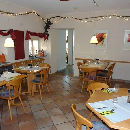 Johannishof Wein-cafe & Gaestehaus 3*