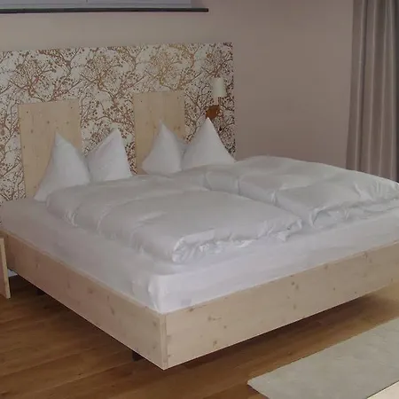 Johannishof Wein-cafe & Gaestehaus 3* Langsur