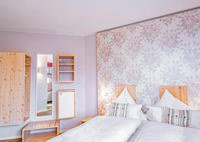 Johannishof Wein-cafe & Gaestehaus